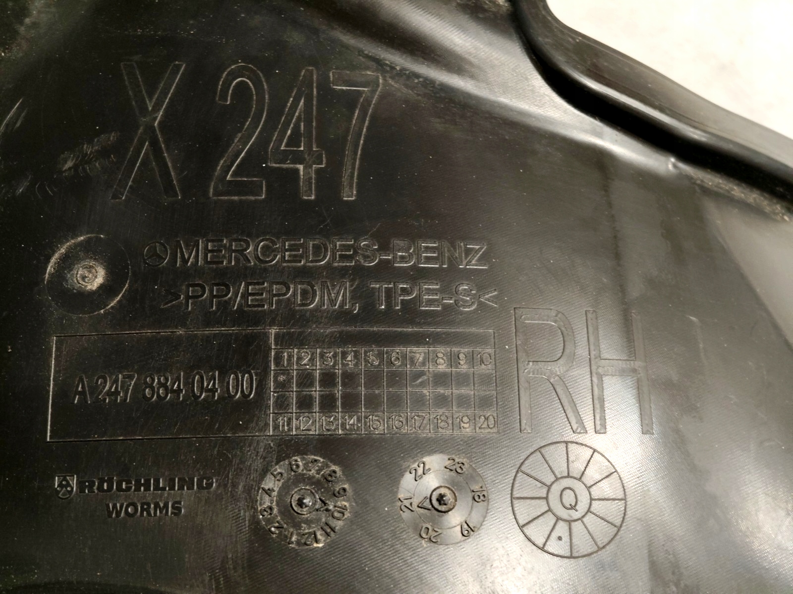 A.2478840400 Mercedes GLA H247 GLB X247 Nadkole przód prawe oryginalne Część przednia - obrazek 5