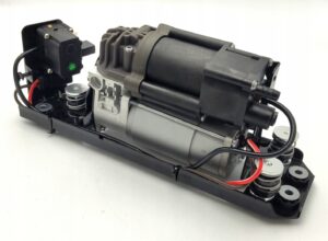 Kompresor Uchwyt pompa zawieszenia Pneumatyki BMW F10 F11 5 7 F01 F02 GT
